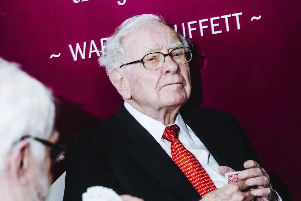 Warren Buffett's 2025 Portfolio Through the Eyes of AI: What Sagehood's Agents See