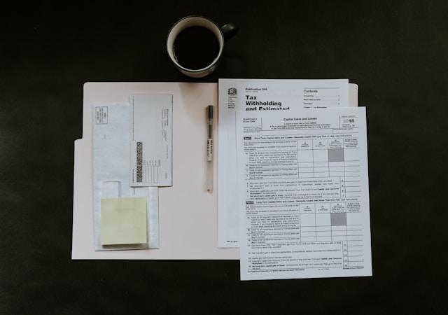 How to Read Financial Statements Using AI Stock Analysis: Prompts, Examples, and Insights